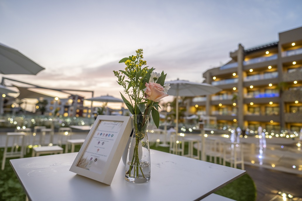 Book your wedding day in GF VICTORIA